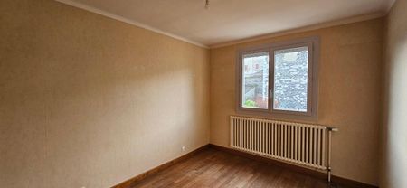 Location Maison 5 pièces 118m² CHOMERAC 07210 - Photo 3