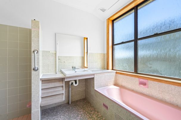 118 Deepwater Road, Castle Cove NSW 2069 - House For Rent | Domain - Photo 1