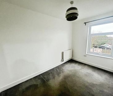 2 bedroom end of terrace house to rent - Photo 1