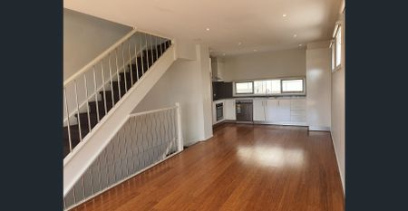 3 Storeys 2 Bedrooms Plus Study Townhouse for Rent and Available Now!: - Photo 4