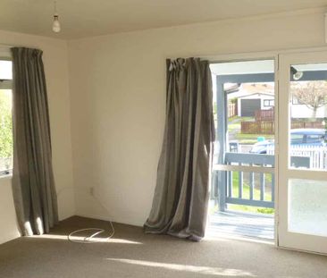 3 Bedrooms in Enderley - Photo 1