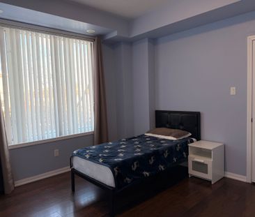 For Lease - 36 Walter Dove Court Unit# 8, Aurora, Ontario - Photo 2