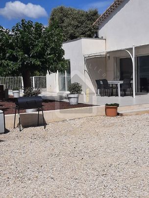 MAISON meublée de plain pied de type 4 à VILLENEUVE LES AVIGNON, - Photo 1