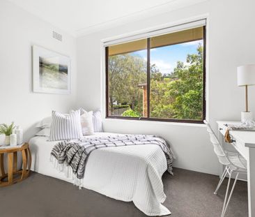 Great well-sized unit located in a fantastic position, just a short... - Photo 2