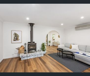 3 BEDROOMS | 1 BATHROOMS | 1 CARPORT - Photo 2