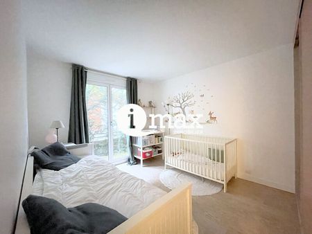 Location Appartement COURBEVOIE - - Photo 2