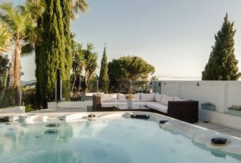 Luxury Villa for rent in Elviria, Spain