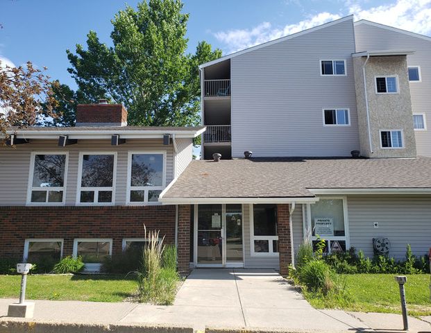 Parkview Estates Apartments | 7607 172 St, Edmonton - Photo 1