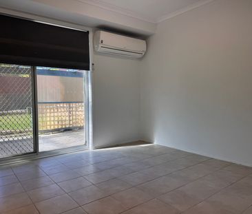 RENOVATED 3 BEDROOM HOUSE - Photo 5
