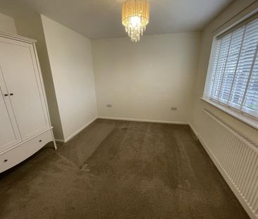 3 bedroom detached bungalow to rent - Photo 2