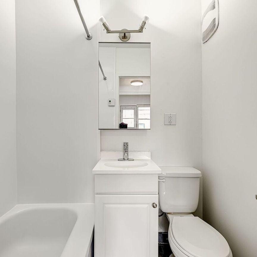 539 Prince-Arthur west, Montréal, QC - Photo 1
