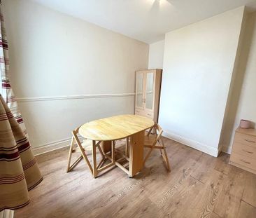 4 bedroom terraced house to rent - Photo 5