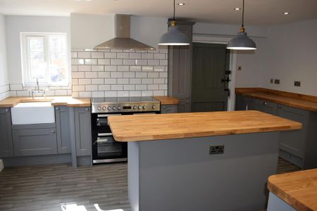 3 bedroom semi-detached house to rent - Photo 3