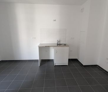 location Appartement T3 DE 60.7m² À ASNIERES - Photo 2