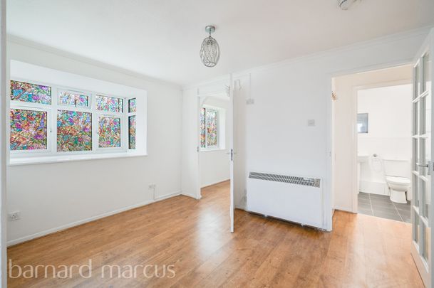 Redford Close, Feltham - Photo 1