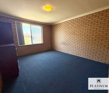 Bright, Spacious & Coastal – Your Bunbury Haven Awaits - Photo 1