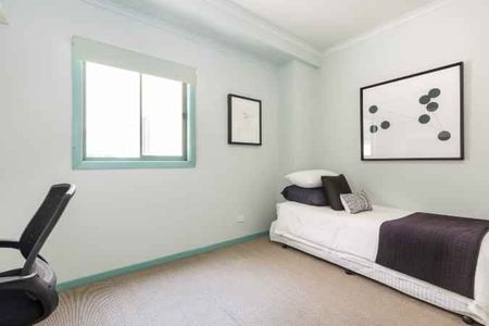 4 Bedroom Apartment - Photo 5