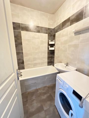 Location Appartement 2 pièces 45m² ST FONS 69190 - Photo 3