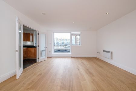 2 bedroom penthouse to rent - Photo 3