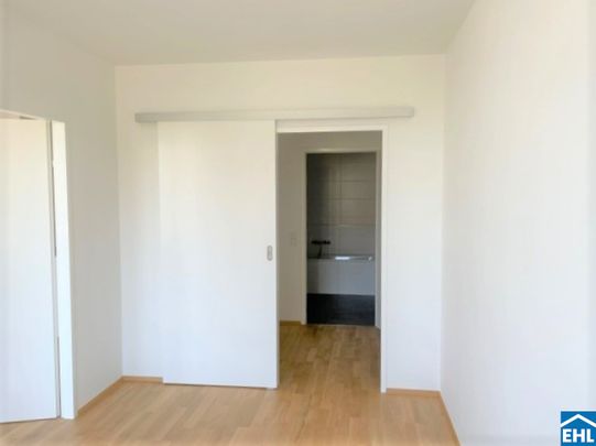 Großzügige 2-Zimmer Wohnung bei der Millenium City! - Foto 1