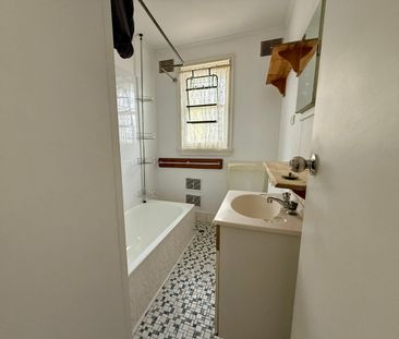 Neat & Tidy 3 Bedroom Home - Photo 5