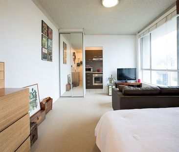 Perfectly positioned STUDIO in the heart of Redfern - Photo 1