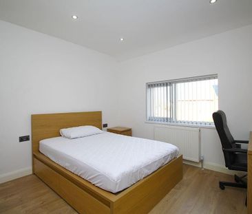 1 bedroom in a house share to rent - Photo 4