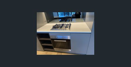 Unblocked view apartment in the heart of the CBD - Photo 4