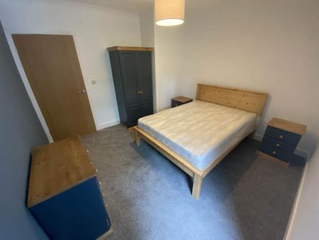 3 bedroom flat to rent - Photo 4