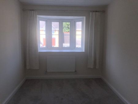 3 bedroom detached house to rent - Photo 4