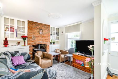 3 bedroom house to rent Orchard Street, Chichester, PO19 - Photo 4