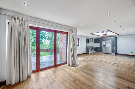 Northiam, London, N12 - Photo 2