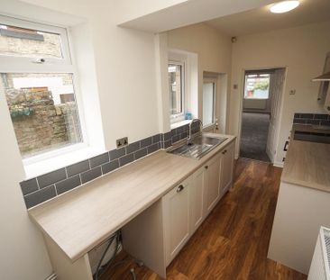 3 bedroom terraced house to rent - Photo 4