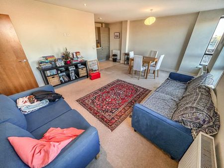 2 bedroom flat to rent - Photo 4