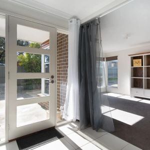 Spacious and modern townhouse in quiet street - Photo 3