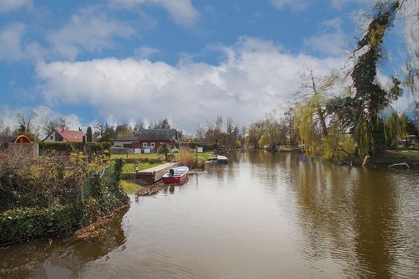 Exklusives Wohnen mit eigenem Bootsanlegesteg direkt an der Havel! - Foto 1