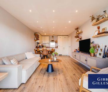 Cochrane House, 19 Truesdales, Ickenham, Uxbridge, UB10 8FX - Photo 3