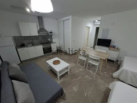 Alquiler de estudio en Calle Ventura Rodríguez - Photo 4