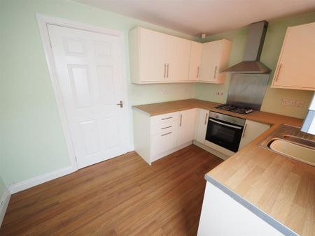 3 bedroom terraced house to rent - Photo 4