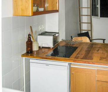 Logement à Paris, Location meublée - Photo 2