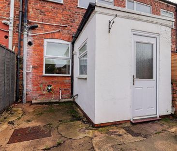 2 bedroom property to rent - Photo 2