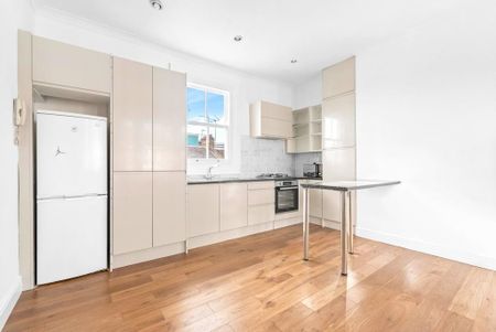 2 bedroom flat to rent - Photo 5