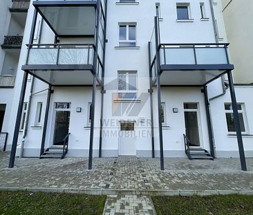 Erstbezug nach Sanierung! 4-Raum-Maisonettewohnung mit Balkon und Terrasse ins Grüne! - Photo 1