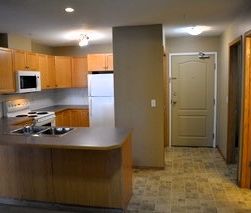 2 Bedroom Condo Available in Deer Park! - Photo 4