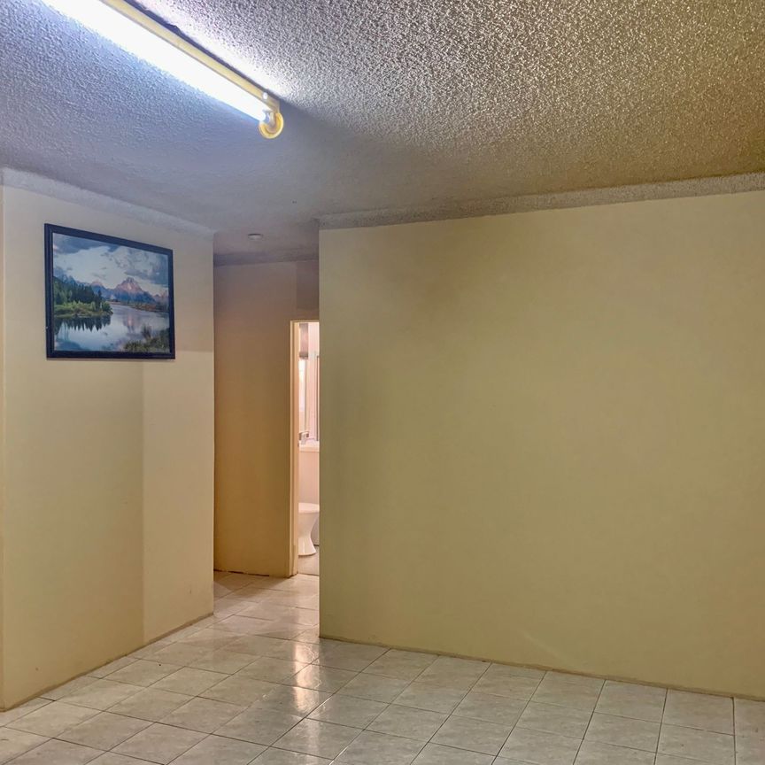 Ground Floor Unit - Photo 1
