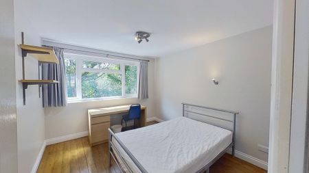 5 bedroom end of terrace house to rent - Photo 4