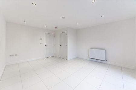 2 bedroom semi-detached house to rent - Photo 2