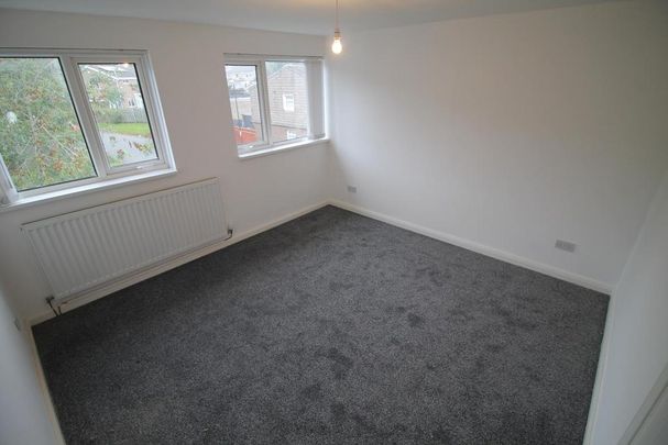 3 bedroom end of terrace house to rent - Photo 1