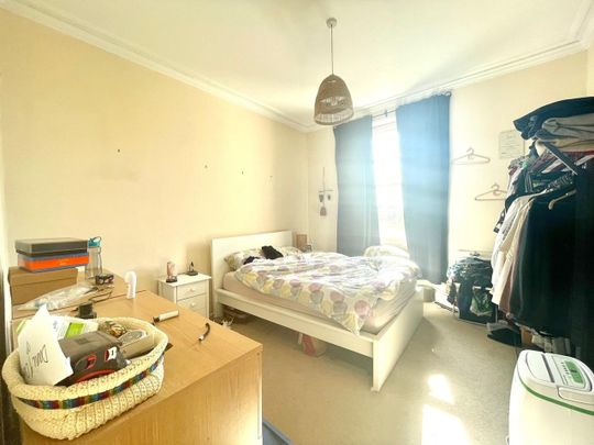 2 Bed Flat, Hambeldon House, BS6 - Photo 1