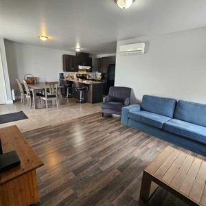 District 55 , Condo 5 1/2 rue Beauchamps - 1er étage - entrée indépendante - Photo 2